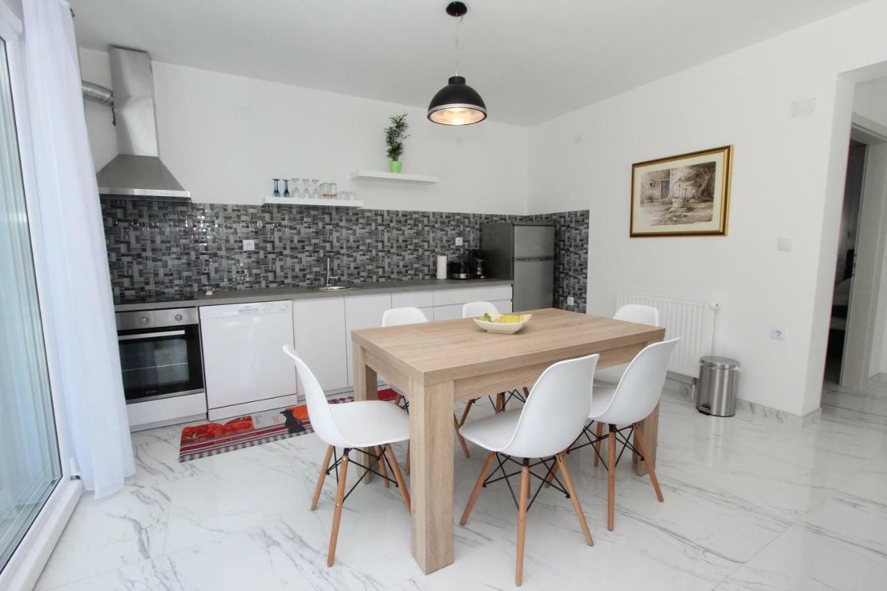 Apartment Karlo 2 Ровинь Экстерьер фото