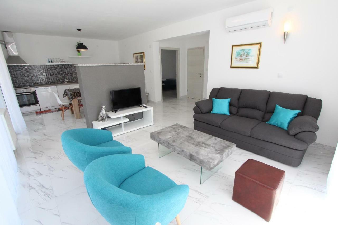 Apartment Karlo 2 Ровинь Экстерьер фото
