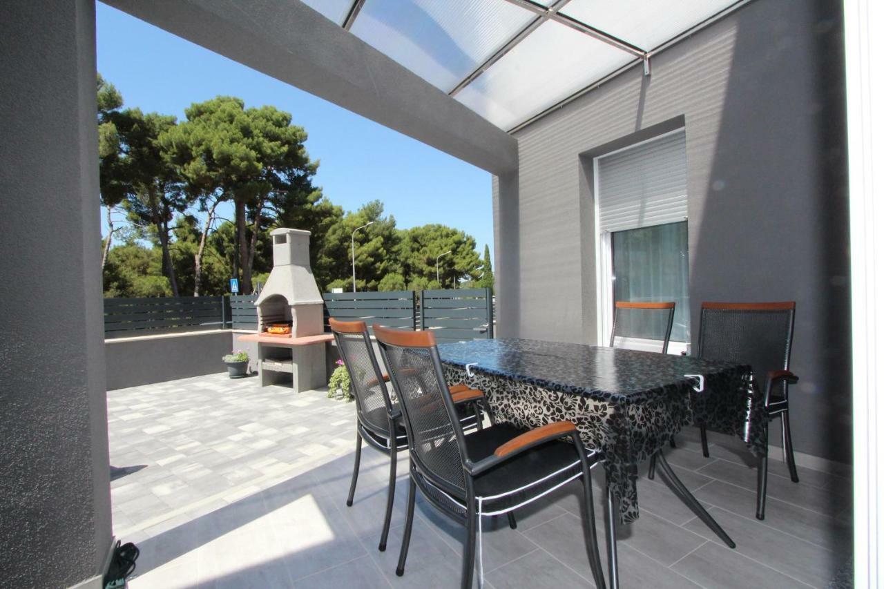 Apartment Karlo 2 Ровинь Экстерьер фото