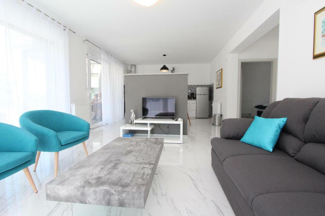 Apartment Karlo 2 Ровинь Экстерьер фото