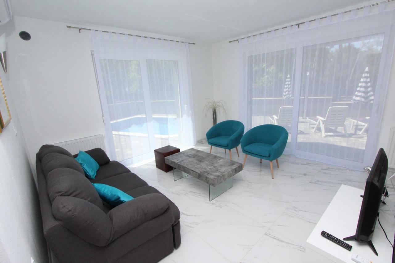 Apartment Karlo 2 Ровинь Экстерьер фото