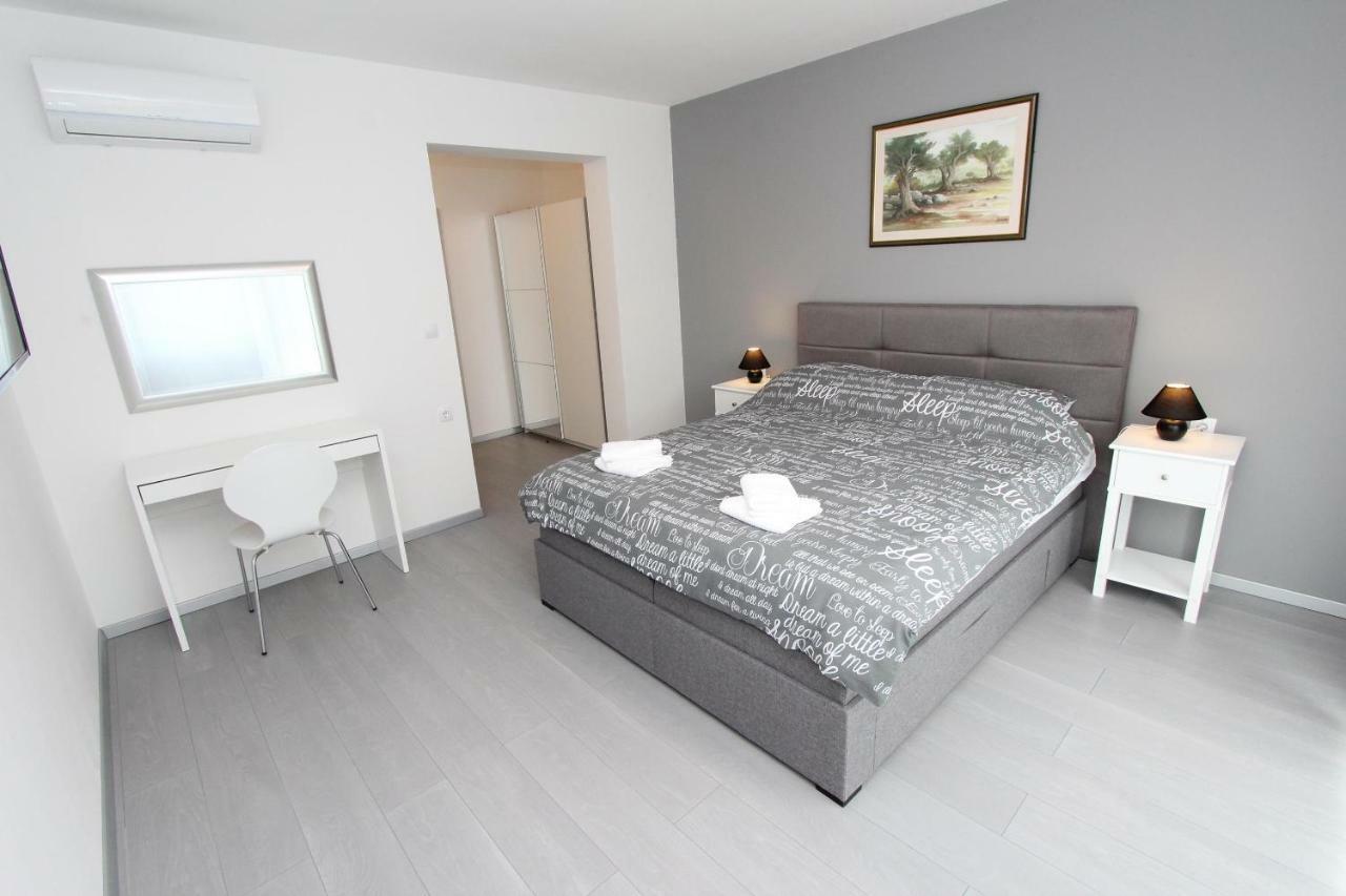 Apartment Karlo 2 Ровинь Экстерьер фото